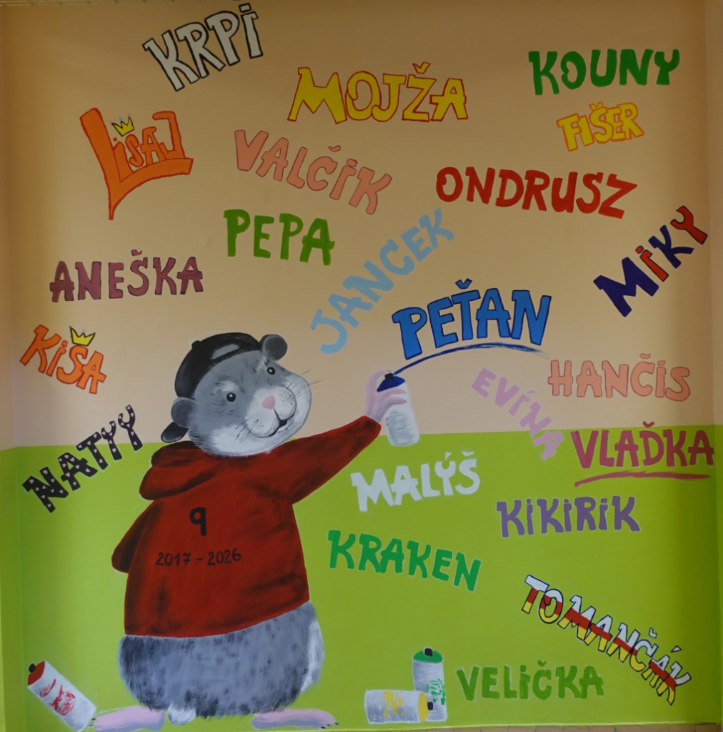 Deváťáci zanechávají ve škole svou stopu Deváťáci zanechávají ve škole svou stopu